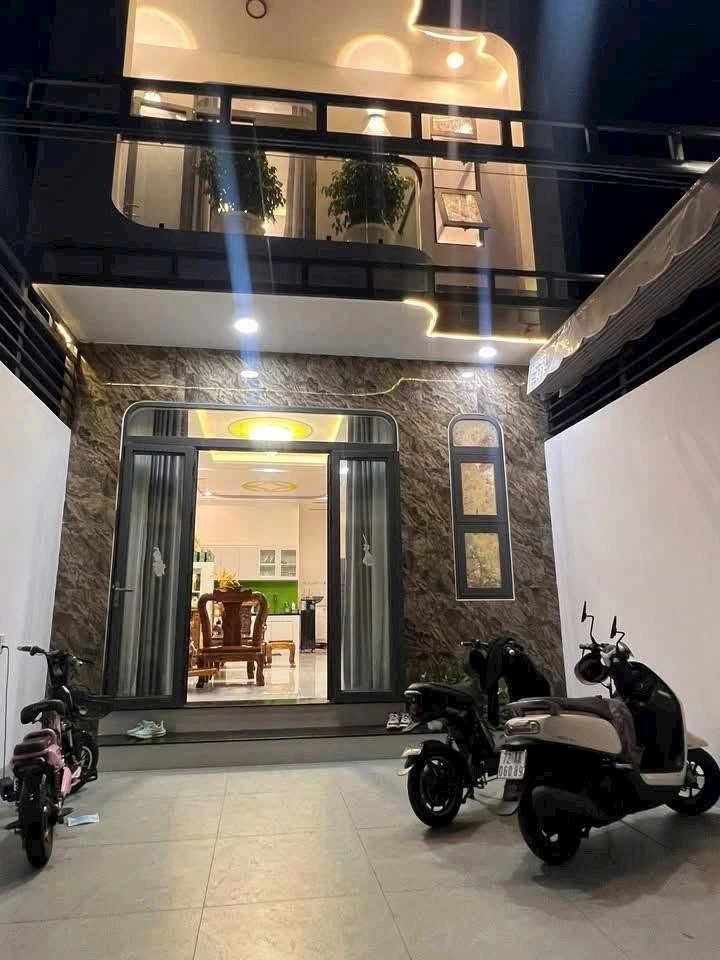 Bán nhà 1 trệt 1 lầu 87,5m2, 3PN, full nội thất, KTĐC Hòa Long, TP. Bà Rịa, giá 3,9 tỷ - Ảnh 1