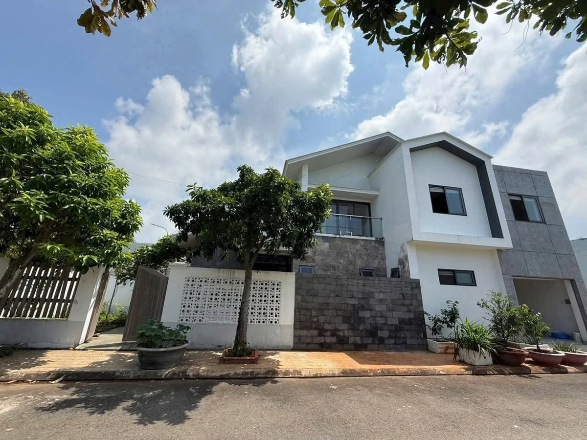 Bán nhà hoàn công góc 2 mặt tiền 147m² Bà Rịa 5,3 tỷ - Ảnh 1