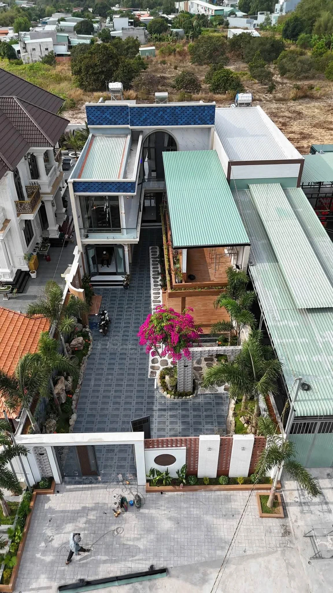 Bán villa mặt tiền 400m2, 3PN, 5 tỷ 800 Long Hải - Ảnh 1