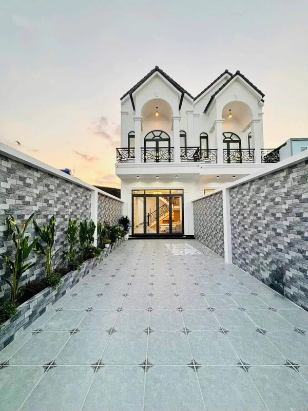 Nhà mặt tiền Nguyễn Trung Ngạn Rạch Giá 155m² 3 PN 3.25 tỷ