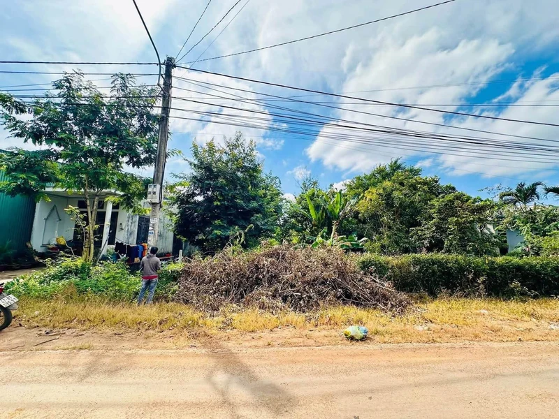 Bán lô đất mặt tiền Nguyễn Trường Tộ 144m² 2 tỷ 500 triệu Eakao