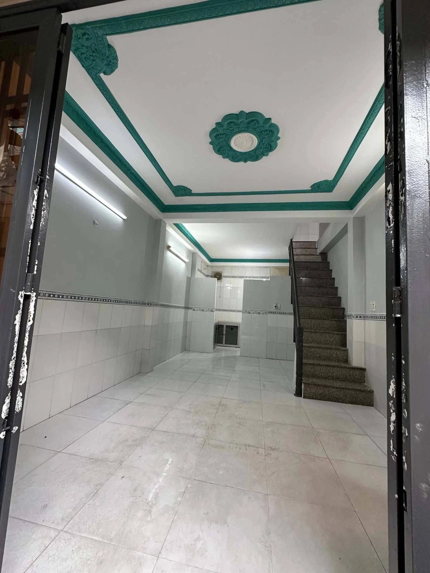 Bán nhà hẻm trệt lầu 32m2 Phường Chánh Hưng Quận 8, giá 3,15 tỷ - Ảnh 1