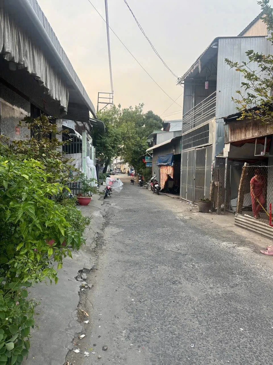 Bán nền đất 30m2 hẻm Phan Bội Châu gần Phà Trà Ôn, phường Bình Đức, An Giang giá 320 triệu - Ảnh 1