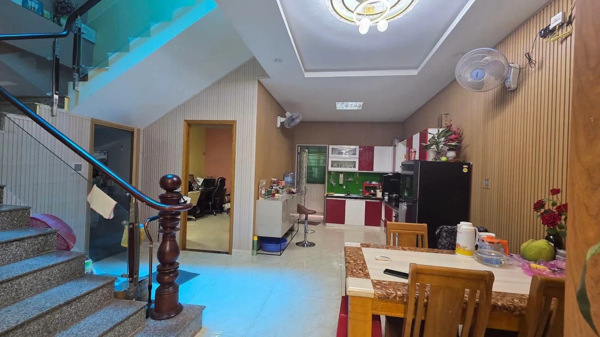 Bán nhà 3 tầng 133m2 Quận 6, full nội thất, 8.4 tỷ - Ảnh thu nhỏ 3