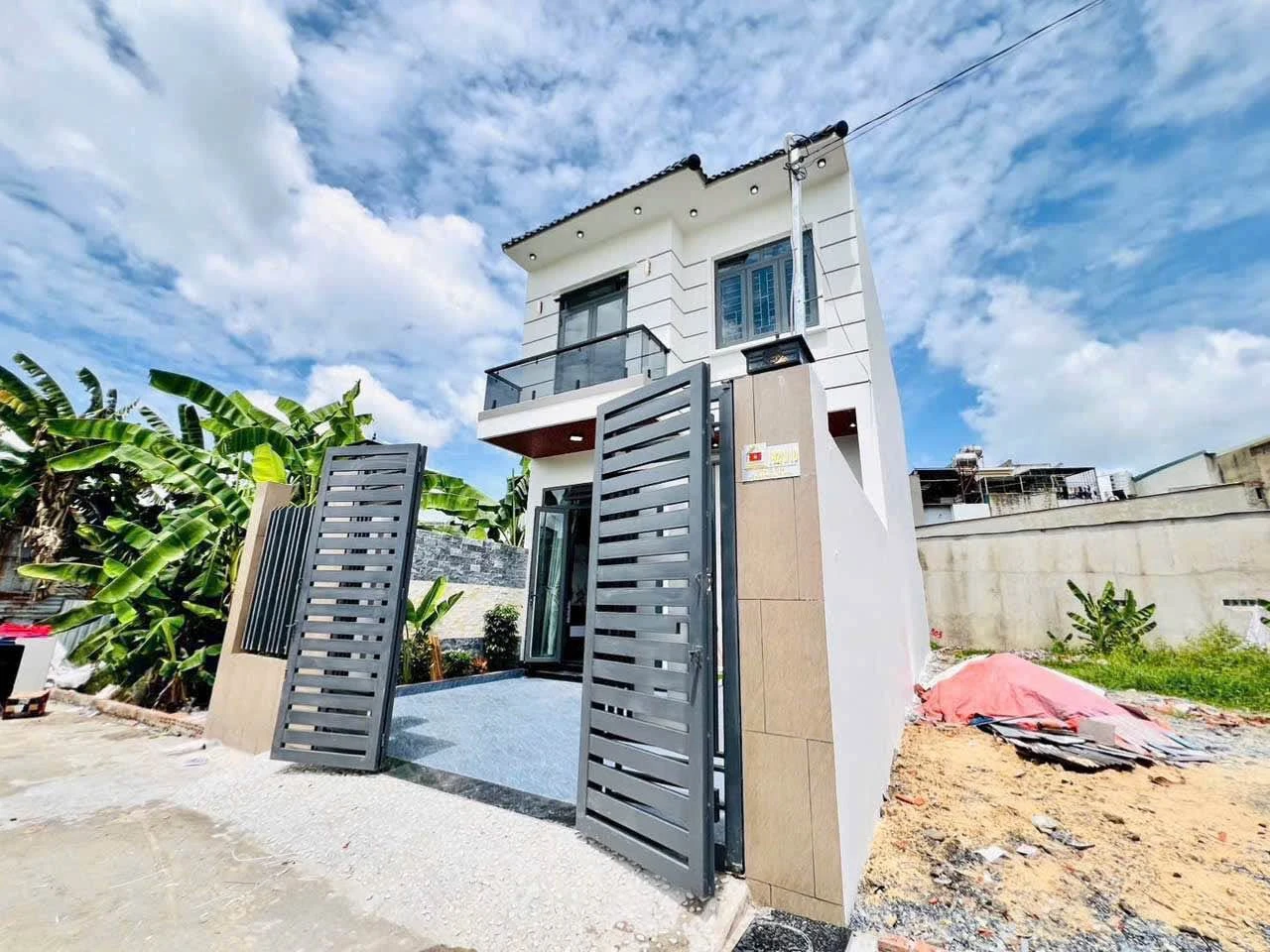 Bán nhà 1 trệt 1 lầu 6x20m, 5PN, đường Đông Thạnh 4, Hóc Môn, giá 5,89 tỷ - Ảnh 1