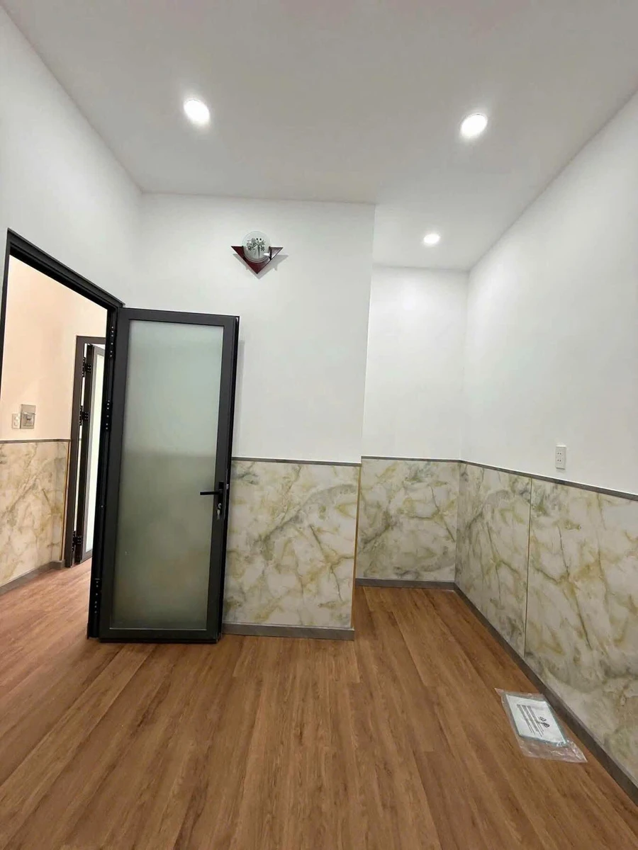 Bán nhà 1 trệt 1 lầu 4x8m mới 100%, 2PN 2WC, gần kênh Tham Lương, giá 4,79 tỷ - Ảnh thu nhỏ 5