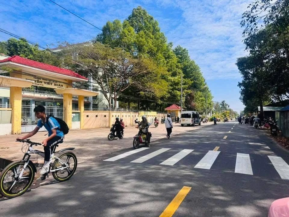 Bán gấp đất 156m2 (thổ cư 116m2) khu Suối Tiên giá 650 triệu 551m - Ảnh 1