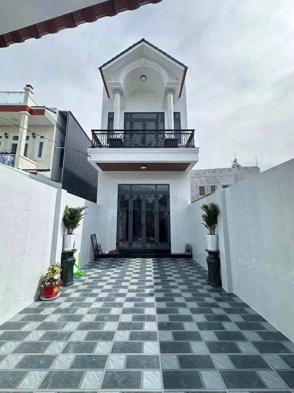 Bán nhà 1 trệt 1 lầu mặt tiền Nguyễn Minh Đường 99m² Long An - Ảnh 1