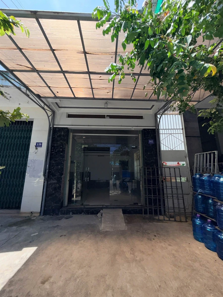 Bán nhà 1 trệt 1 lầu mặt tiền 80m² Tôn Đức Thắng - Ảnh 1