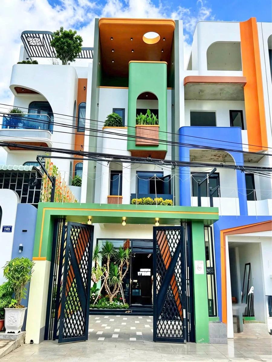 Bán nhà mặt tiền kinh doanh 4.5x31m 1 trệt 2 lầu full nội thất đường Lê Thị Tám, Phước Lý - Ảnh thu nhỏ 2