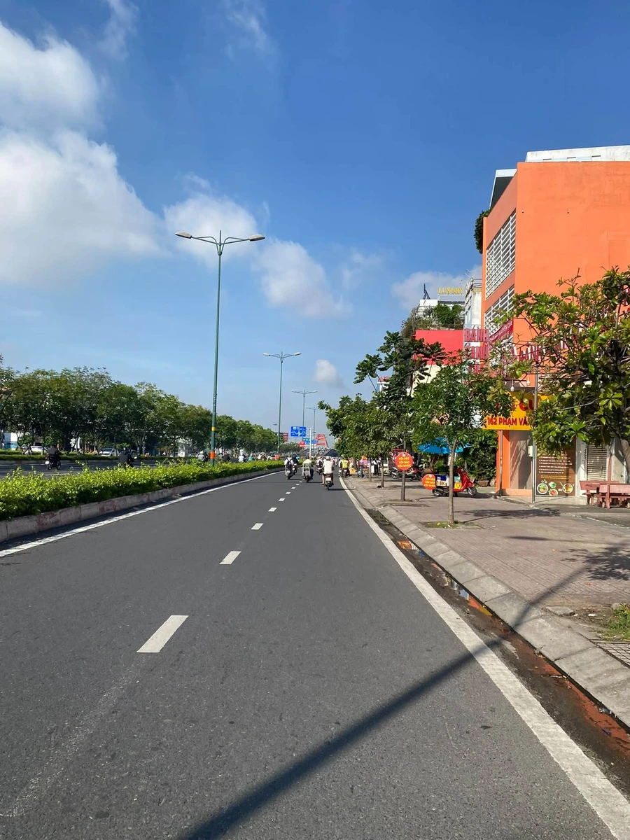 Bán nhà 2 mặt tiền Phạm Văn Đồng 640m2 gần Gigamall - Ảnh thu nhỏ 3