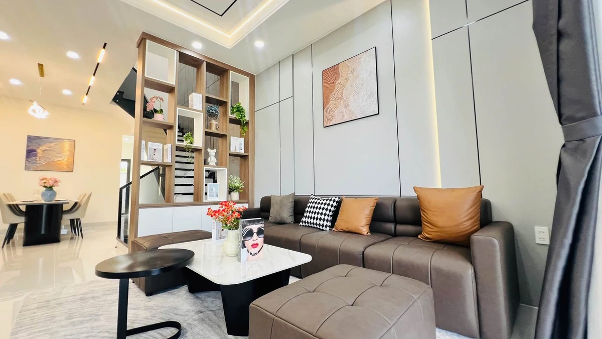 Bán nhà 5x22m, 1 trệt 1 lầu, 3 phòng ngủ trung tâm Long Khánh, Đồng Nai giá 2,3 tỷ - Ảnh thu nhỏ 5