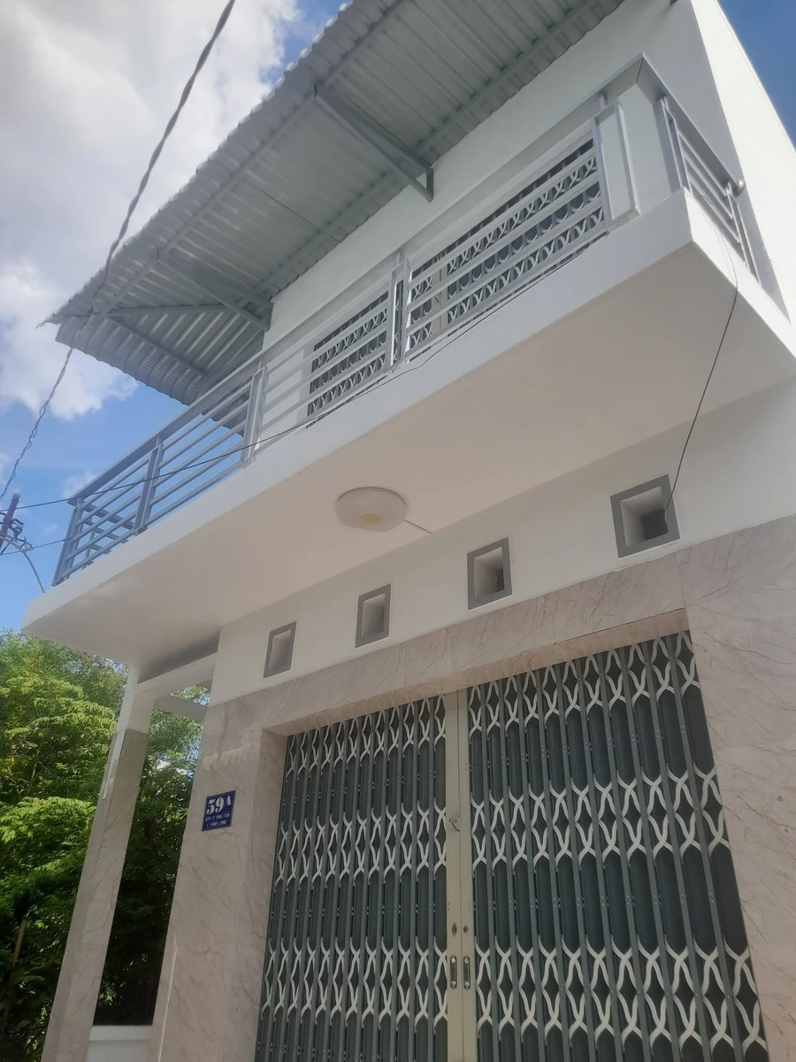 Bán nhà mặt tiền Chợ Chùa 67.8m2 1 tỷ 250 triệu Quận 1 - Ảnh 1