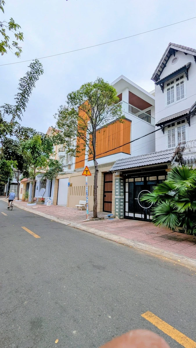 Bán nhà 1 trệt 3 lầu mặt tiền Hồ Biểu Chánh 97m2, 11 tỷ - Ảnh thu nhỏ 4