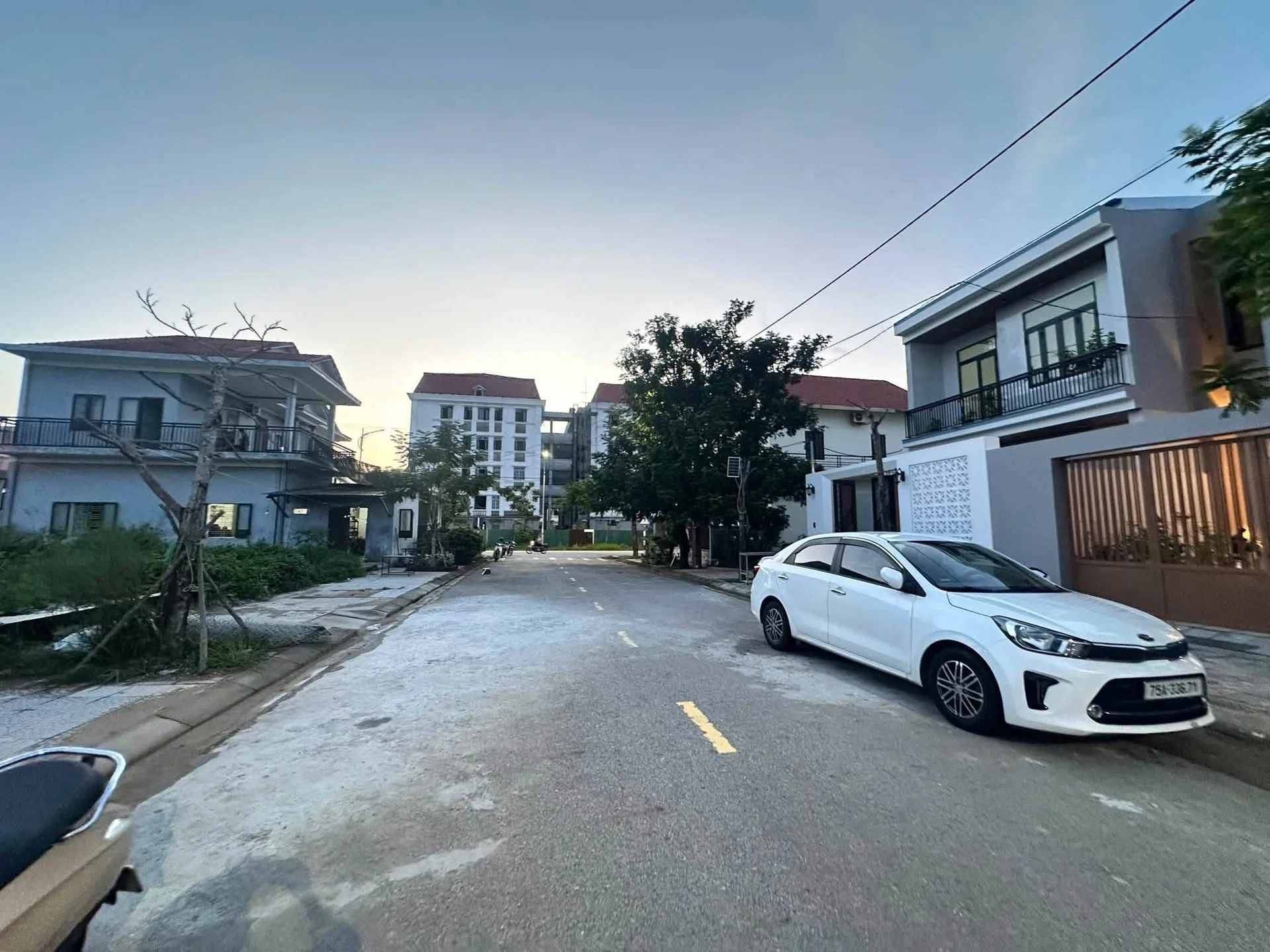 Bán lô đất 112m2 ngang 7m KQH Hoàng Quốc Việt, sau lưng Tòa án TP Huế, giá 3,3 tỷ - Ảnh 1