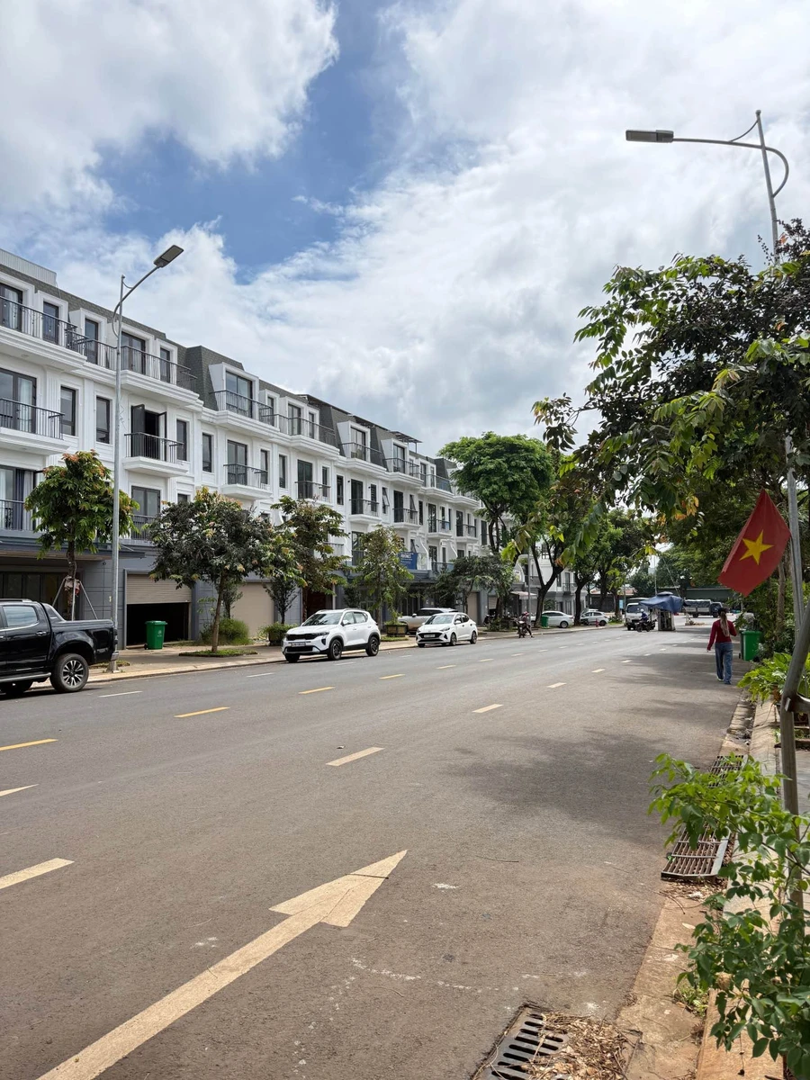 Bán nhà mặt tiền Hướng Dương 150m², 1 trệt 3 lầu 8,6 tỷ Tân Phú - Ảnh thu nhỏ 2