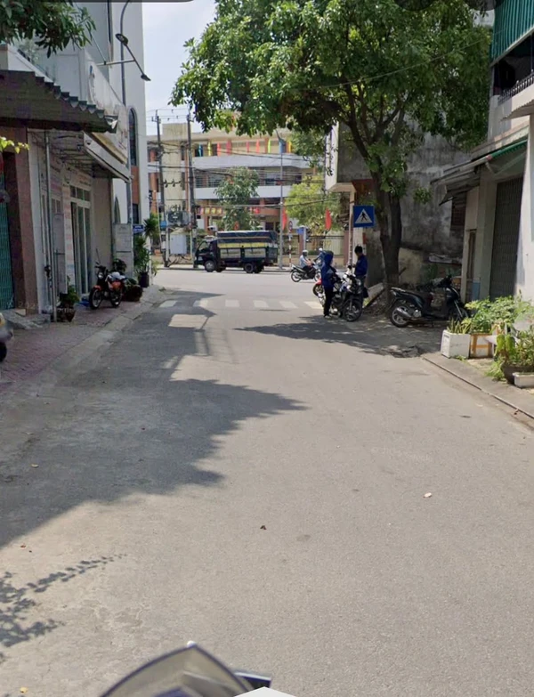 Bán đất mặt tiền đường Cẩm Thành 145m2, 2 mặt đường, gần Tỉnh Uỷ Quảng Ngãi