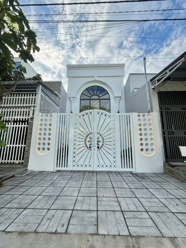 Bán nhà mặt tiền Nguyễn Đệ Rạch Giá 91m² 3 phòng ngủ