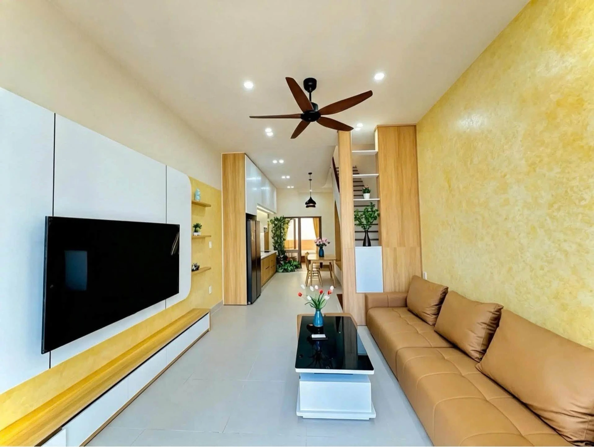 Bán nhà 3PN, 80m², ngang 4m, Ngã Ba Huế, Quận 1 - 4 tỷ - Ảnh 1