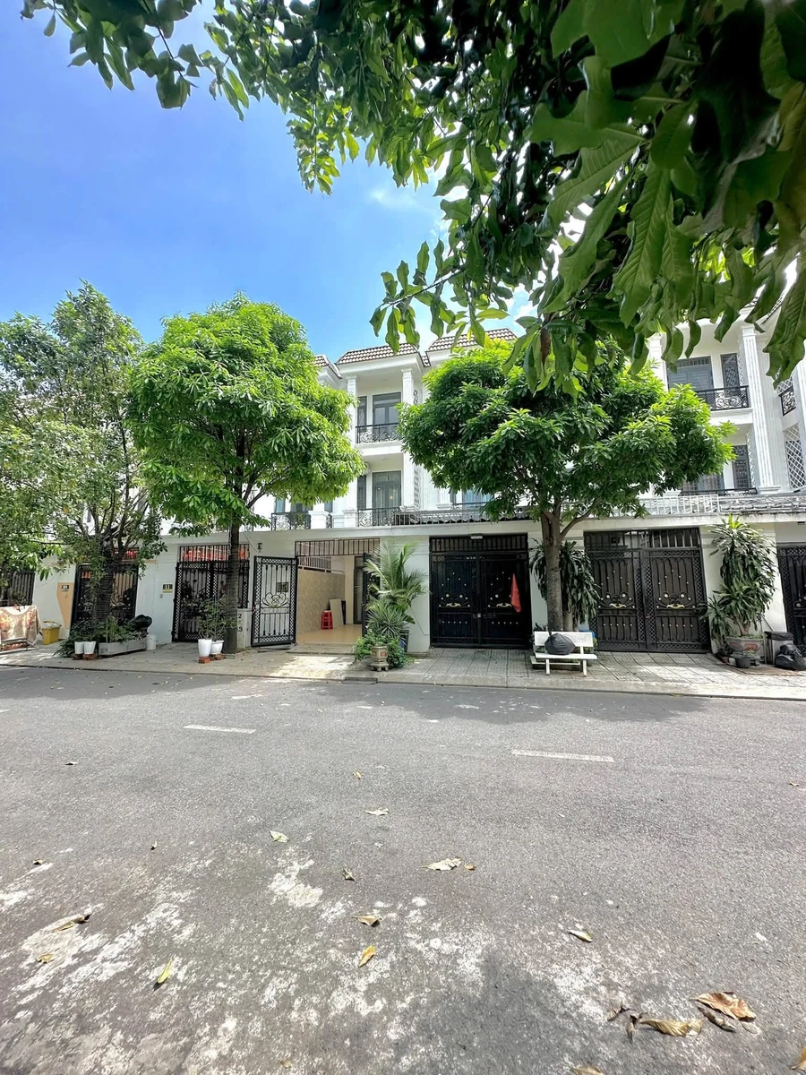 Bán nhà hoàn công 4 phòng 92m² KDC Hoàng Nam 3 Dĩ An - Ảnh thu nhỏ 2
