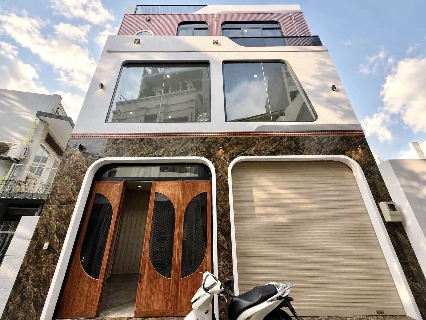 Bán nhà mới xây 5 tầng 80m2 có thang máy, tặng full nội thất giáp Phú Nhuận, Bình Thạnh - Ảnh 1