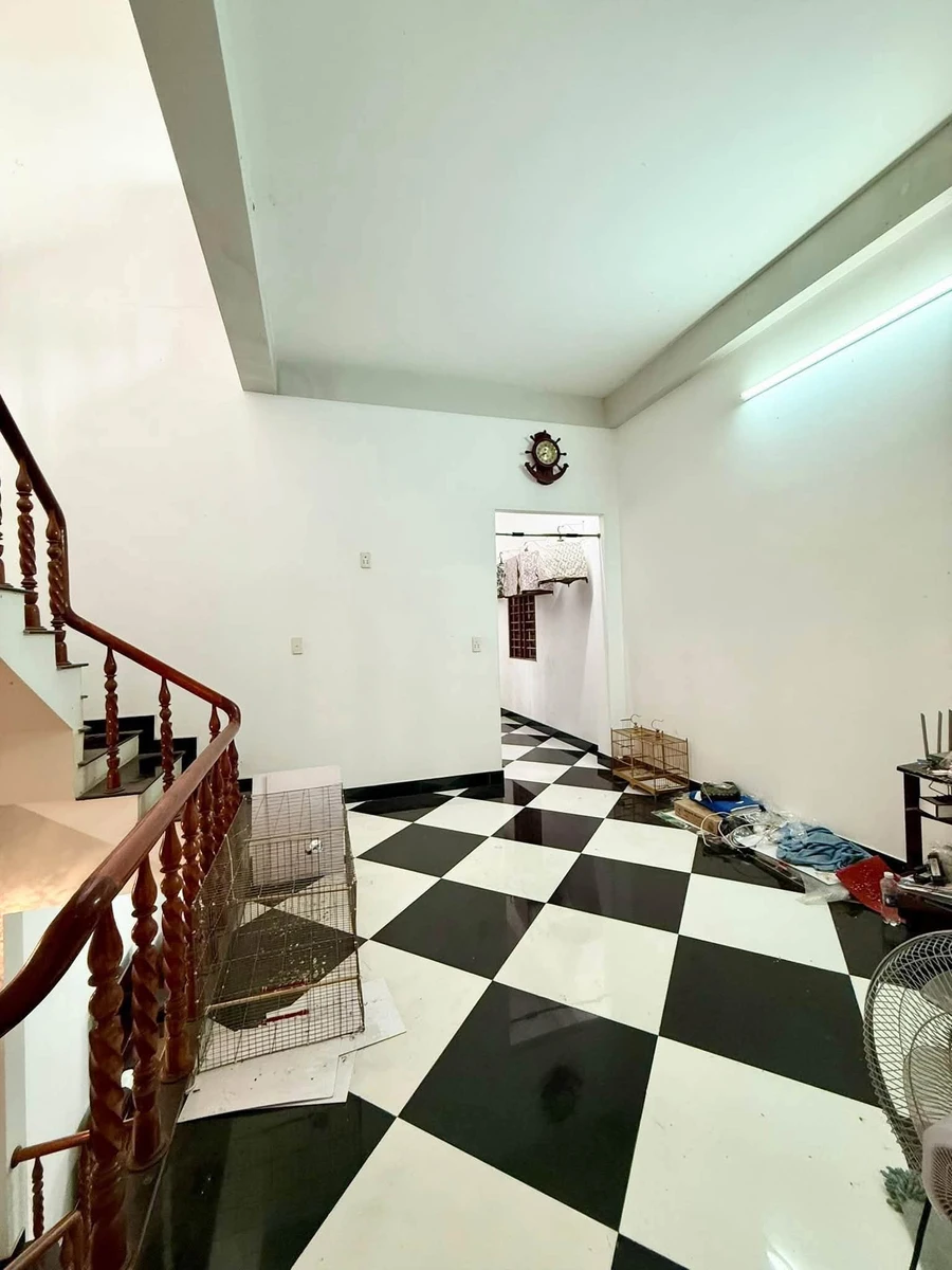 Bán nhà 3 tầng 72m2, 3 phòng ngủ, giá tốt - Ảnh thu nhỏ 3