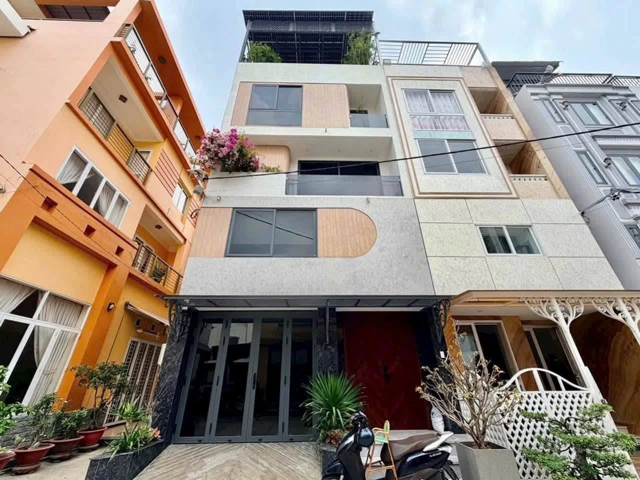 Bán nhà 5 tầng thang máy 54m2, 3PN 5WC, hẻm 10m đường Lê Quang Định, Bình Thạnh - Ảnh 1