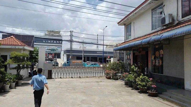 Bán mặt tiền Quốc lộ 13 Thuận An Bình Dương 6.618m2
