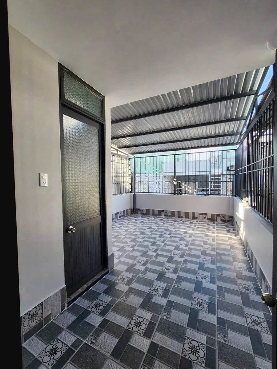 Bán nhà mặt tiền Tố Hữu Quy Nhơn, 80m2, 4PN, 5.4 tỷ - Ảnh thu nhỏ 3