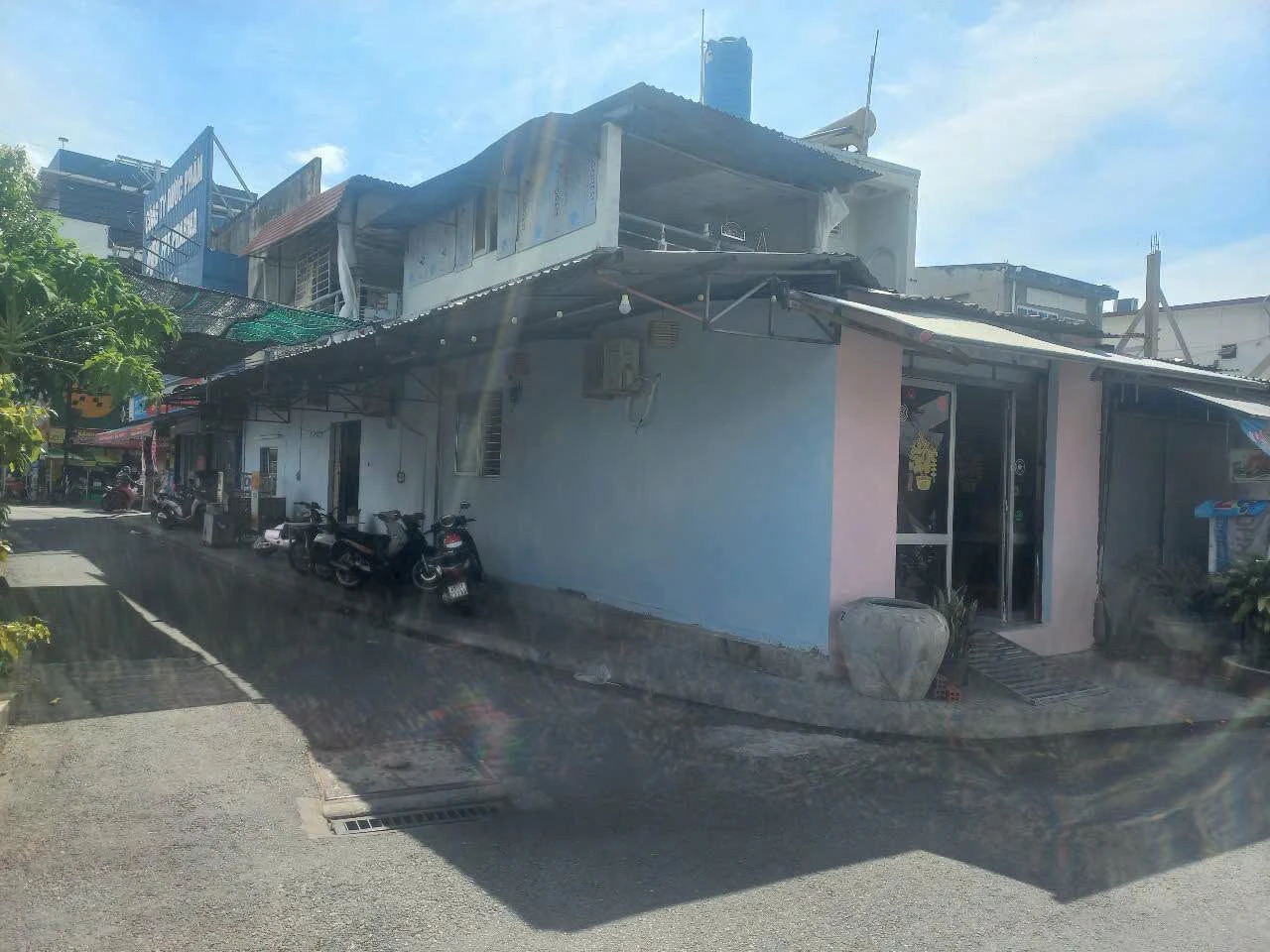 Bán nhà 3 mặt tiền Quận 12, 105m², 4 tỷ - Ảnh 1