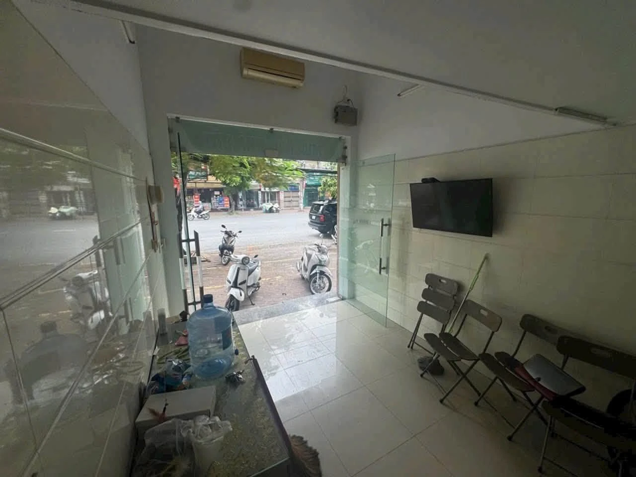 Bán nhà mặt đường Tôn Đức Thắng, 76m², 4 tầng, 4.5 tỷ - Ảnh 1