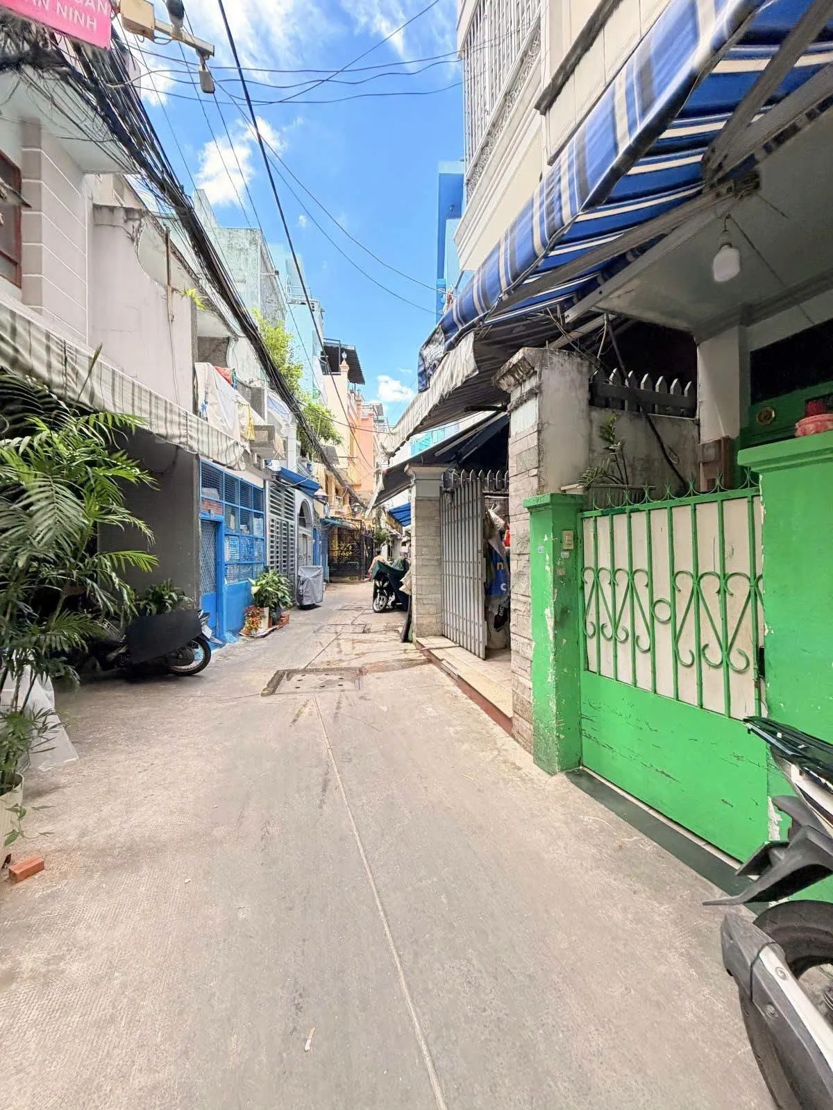 Bán nhà hẻm 30m2 ba tầng Lý Thái Tổ Quận 10 - Ảnh 1