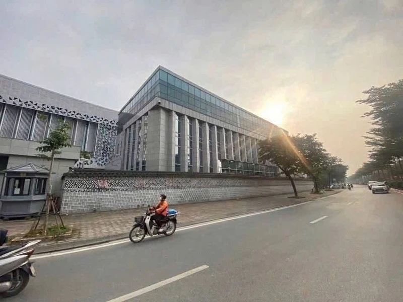 Bán nhà dân xây 60m2 4 tầng mặt tiền 4,6m giá 10,6 tỷ tại Ngoại Giao Đoàn, Hà Nội