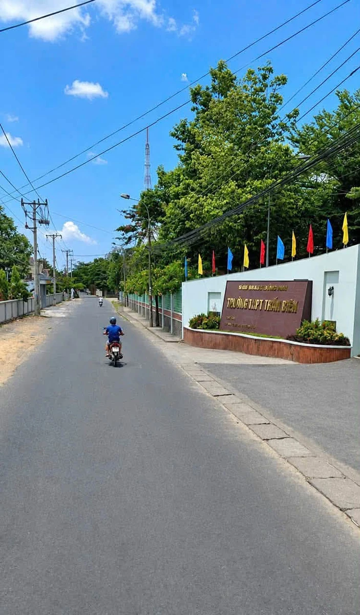 Bán đất 2 mặt tiền 146m2 khu cư xá giáo viên gần trường Trấn Biên, Phường Tam Hiệp - Ảnh 1