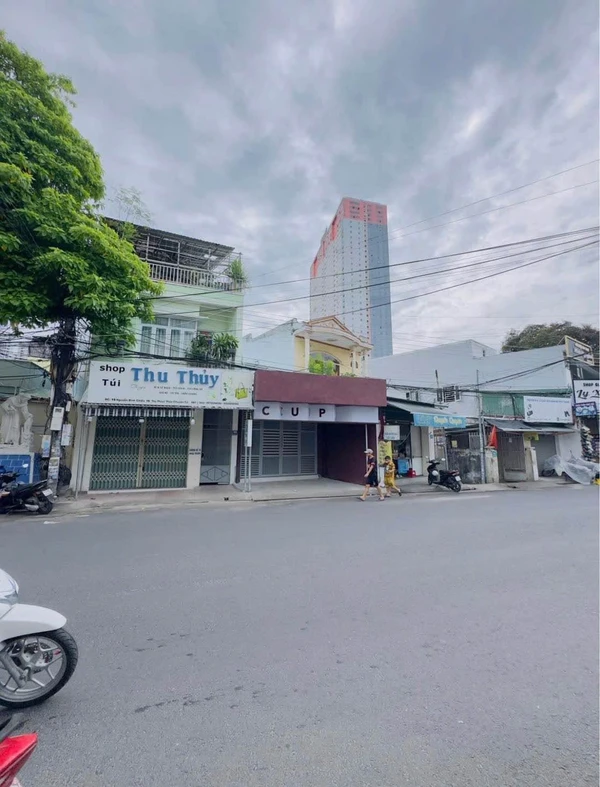Bán đất tặng nhà mặt tiền Nguyễn Đình Chiểu, 97.7m², Nha Trang
