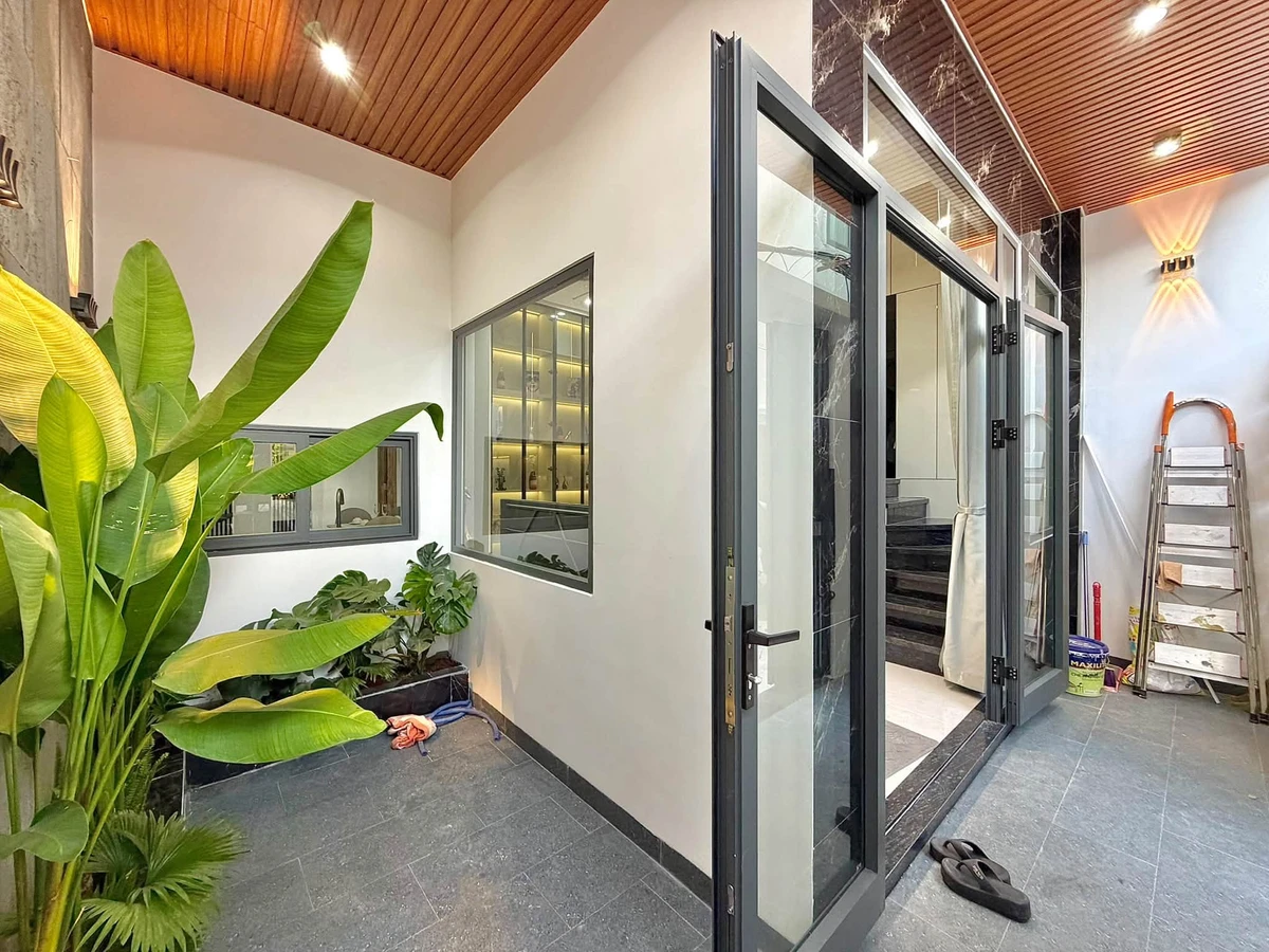 Bán nhà 60m² 4 PN 4 WC Quận 1, gần Ngã 4 Hà Huy Tập - Ảnh thu nhỏ 3