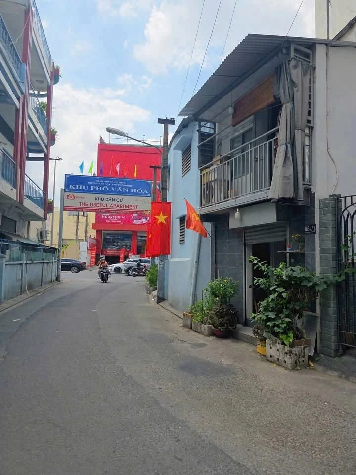 Bán nhà mặt tiền Lạc Long Quân, Tân Bình, 3,5x3m, trệt lầu, giá 1,65 tỷ - Ảnh thu nhỏ 3