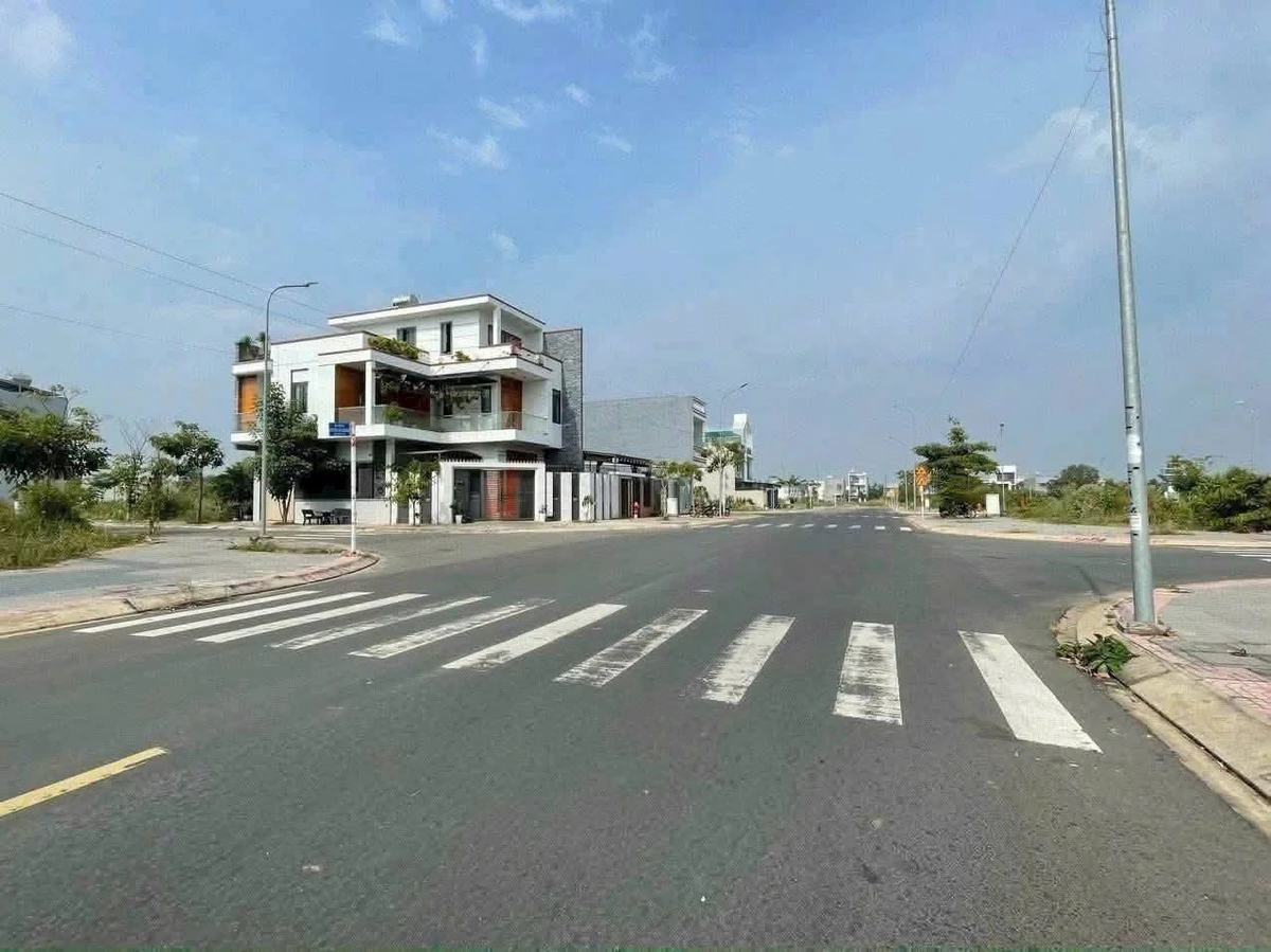 Bán lô đất mặt tiền Nguyễn Văn Hưởng 6x18m, giá 3,45 tỷ, Phường Long Tâm, TP Bà Rịa - Ảnh 1