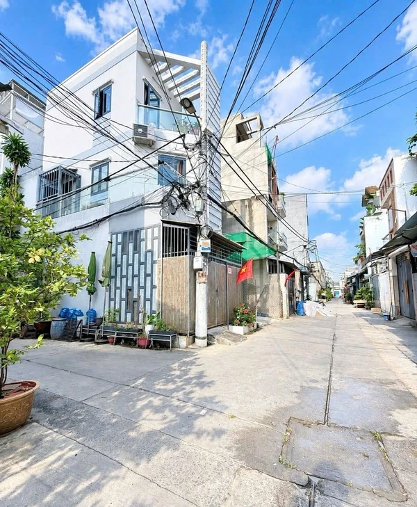 Bán nhà hẻm Lê Văn Quới 4x10m góc 2 mặt tiền 2 lầu Tân Phú 4 tỷ 250