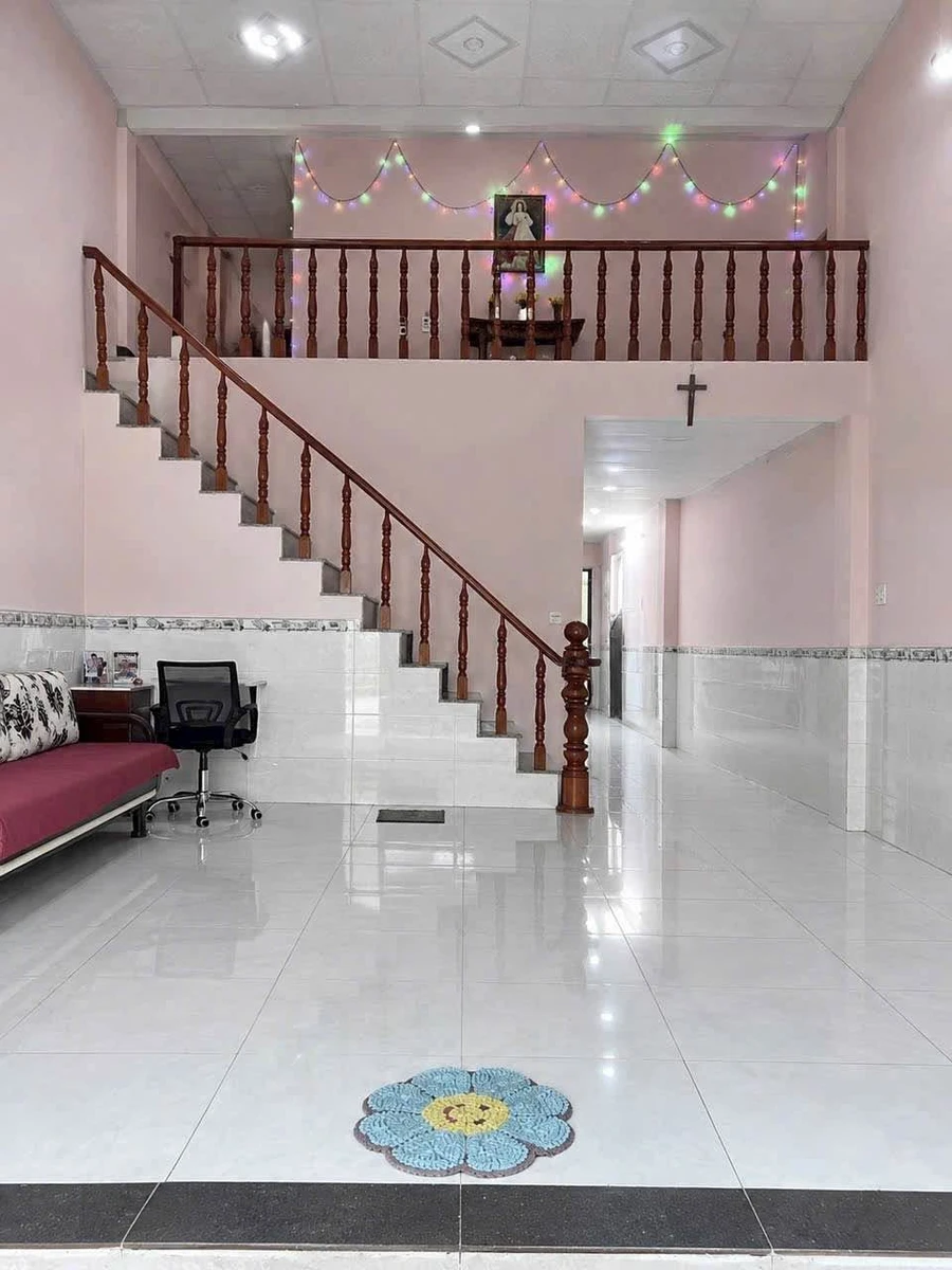 Bán nhà gác lửng 3PN 2WC, 100m² giá 1 tỷ 350 triệu - Ảnh thu nhỏ 2