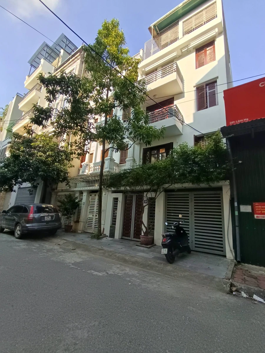 Bán nhà phố Lâm Hạ 40m2 5 tầng 3PN - 16 tỷ - Ảnh 1
