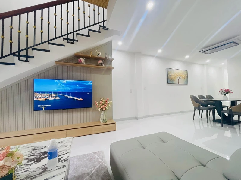 Bán nhà 2 tầng nở hậu Bùi Minh Trực Quận 8 - 4.85 tỷ 10x105m