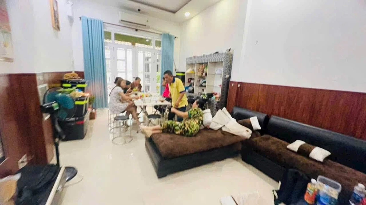 Bán nhà Lạc Long Quân, Quận 11, 56m², 4 phòng ngủ, 9,8 tỷ - Ảnh thu nhỏ 3