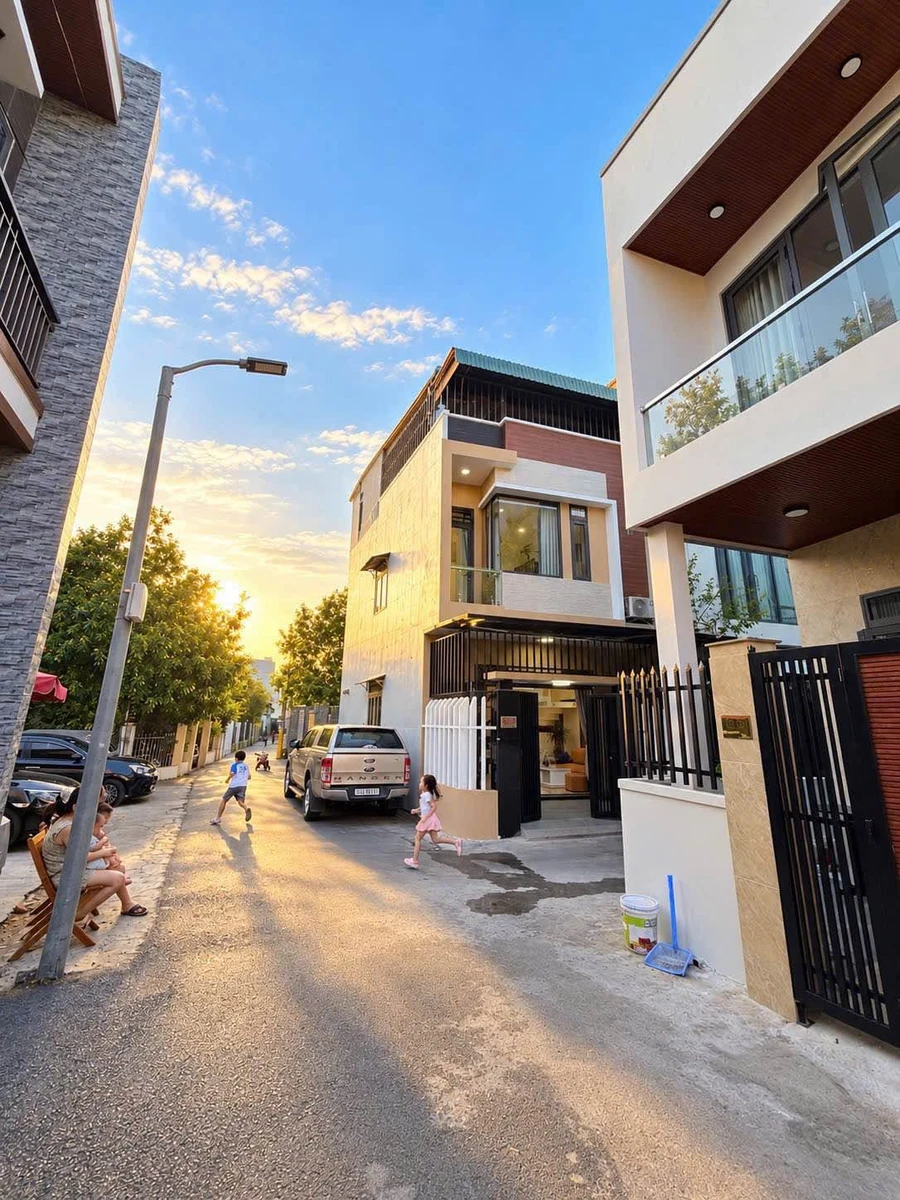 Bán nhà 2 tầng 180m² sát Bến Xe Đà Nẵng 5,35 tỷ - Ảnh 1