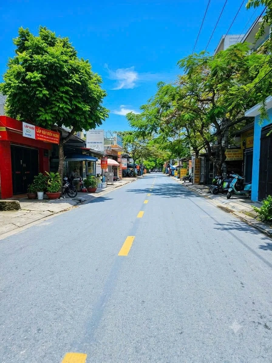 Bán nhà 50m² 3 tầng gần Aeon, giá 3,25 tỷ - Ảnh 1