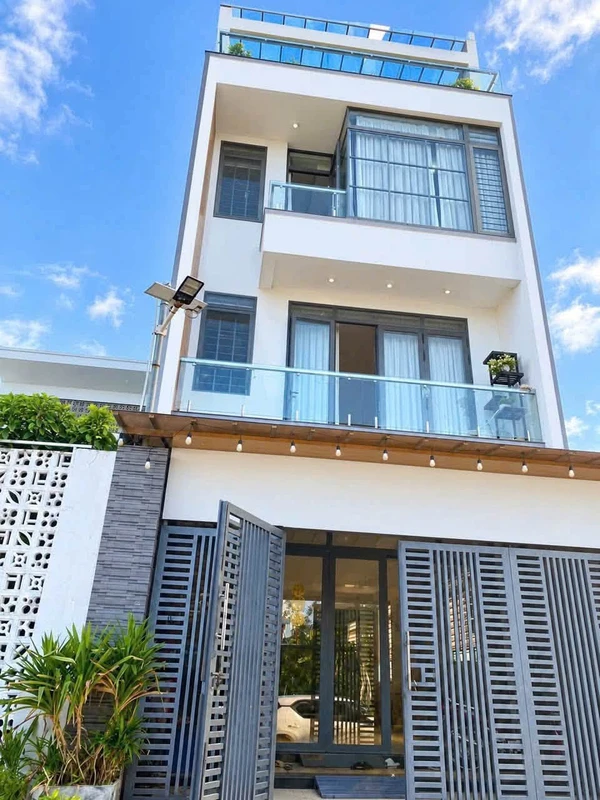 Bán nhà 3 phòng ngủ 360m² Long Hương, Bà Rịa, 4 tỷ 200