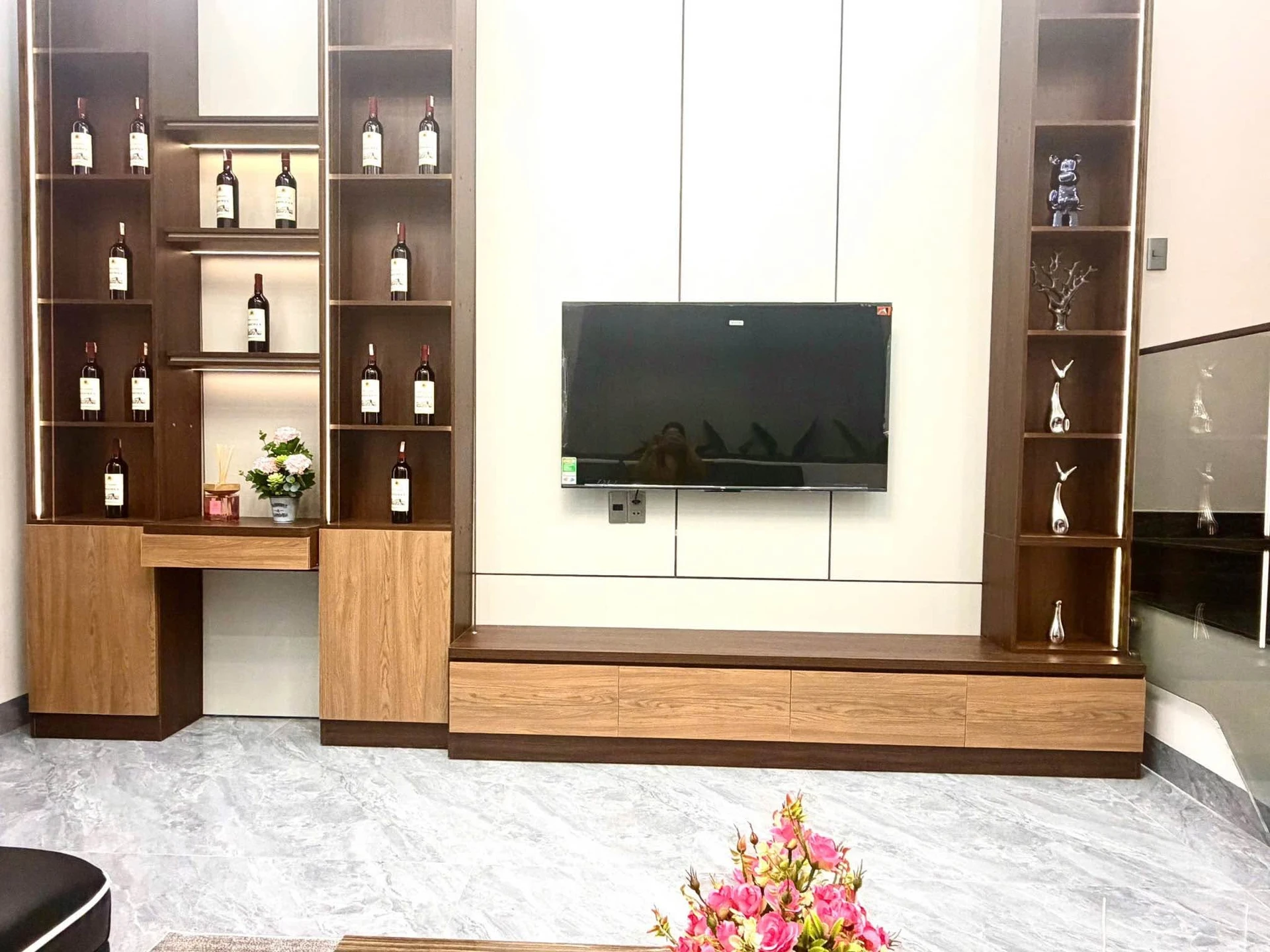 Bán nhà hiện đại 5x22m, 3 PN, full nội thất, 3,68 tỷ, Đắk Lắk - Ảnh 1