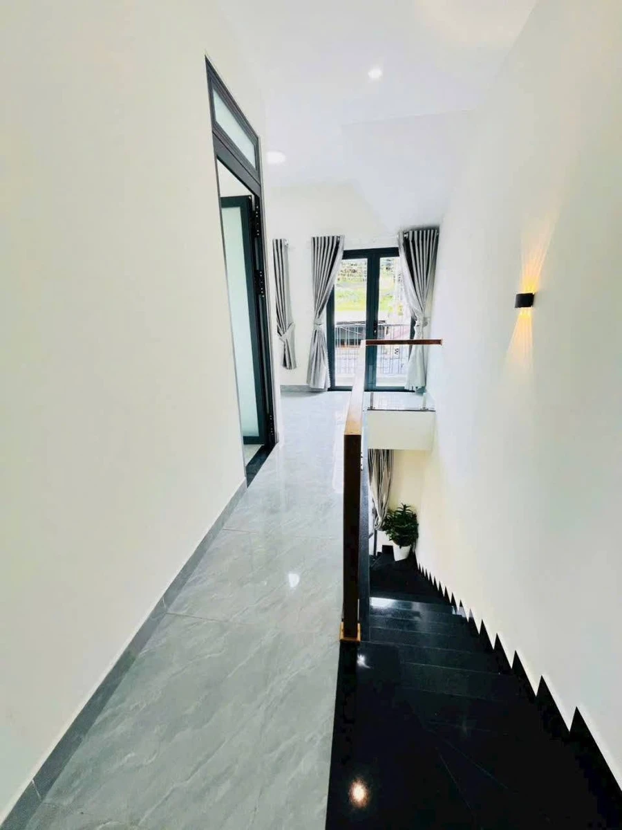 Bán nhà mặt tiền 70m² 4 phòng ngủ Đà Lạt 4 tỷ 550 - Ảnh thu nhỏ 2