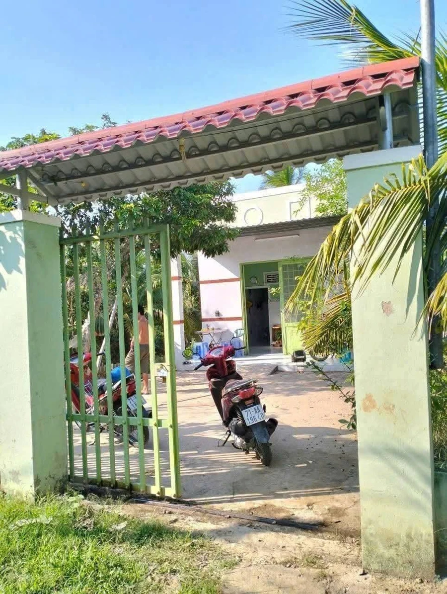 Bán đất 2.230m² với nhà tặng kèm gần KCN Phong Nẫm Bến Tre - Ảnh 1