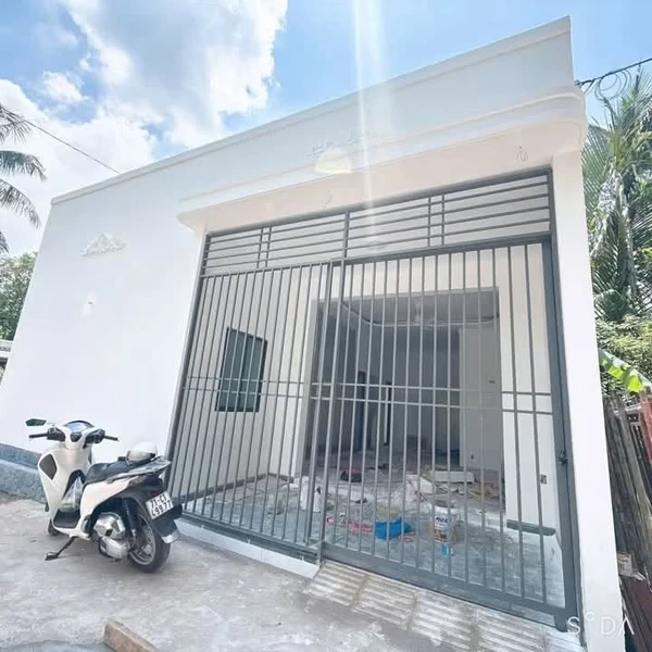 Bán nhà 2 phòng ngủ 85m² gần Đại lộ Đông Tây, Bến Tre, 890 triệu
